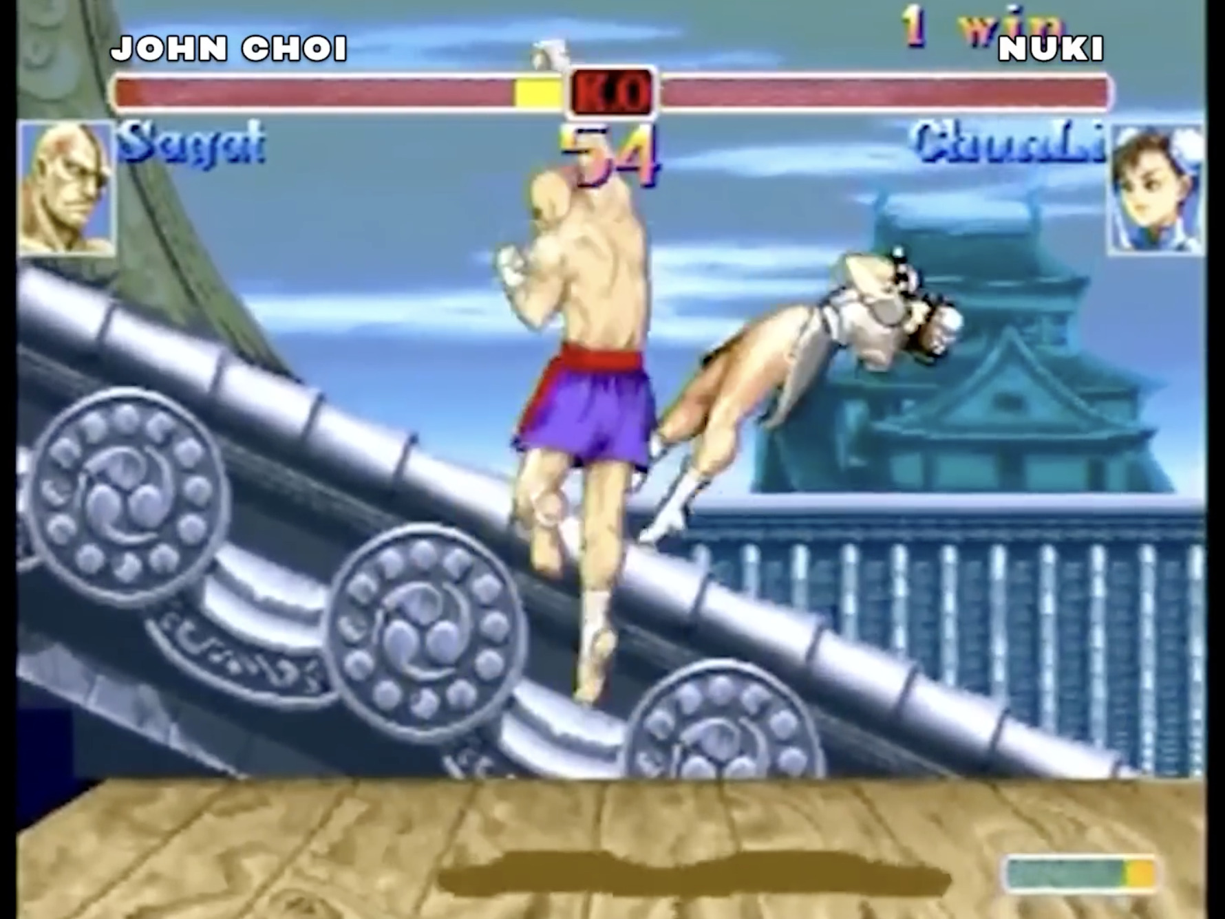 John Choi (Sagat) remporte un round face à Nuki (Chun-Li), EVO 2008