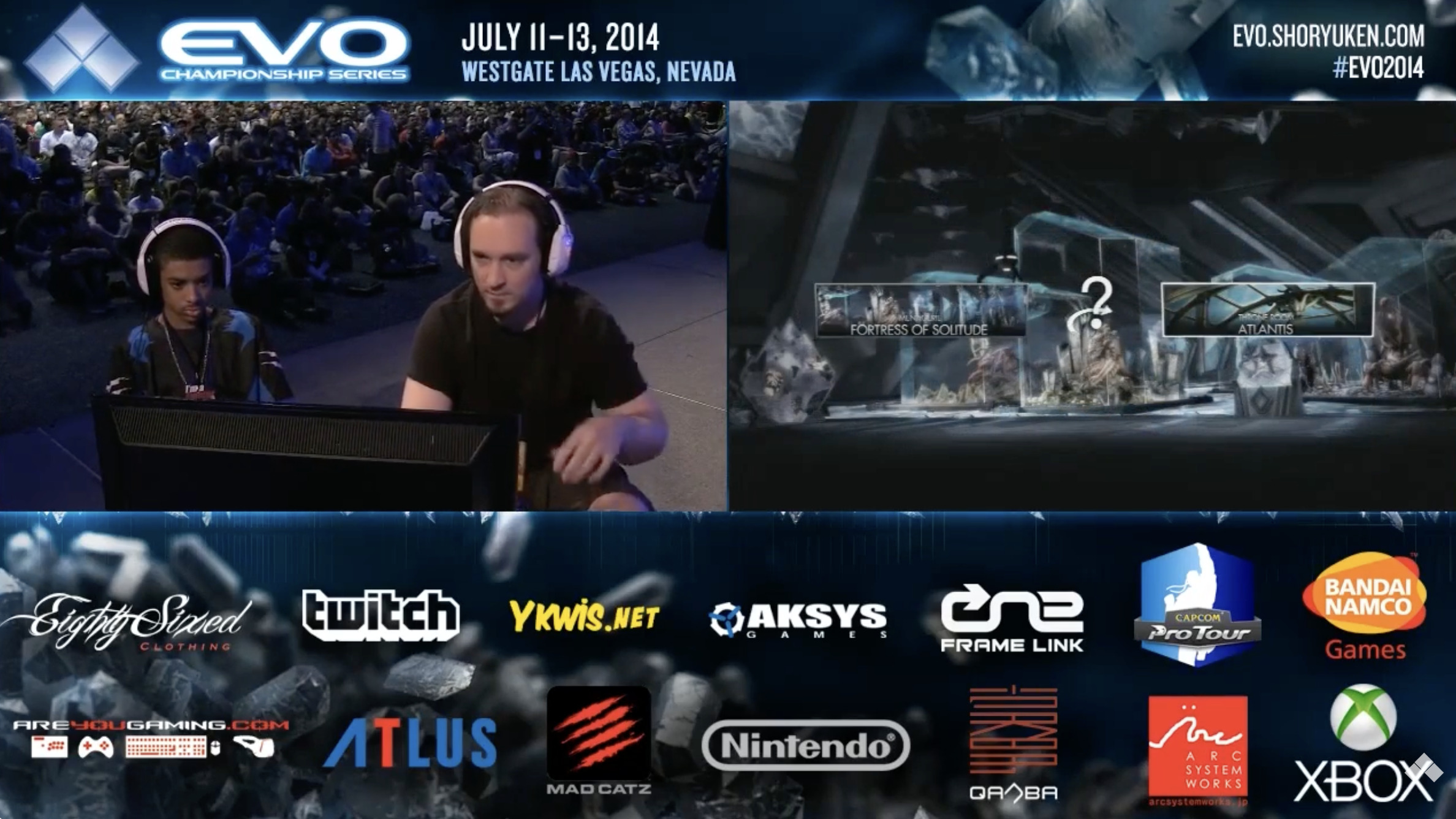 SonicFox et Pig of the Hut concentrés pendant la grande finale Injustice à l'EVO 2014